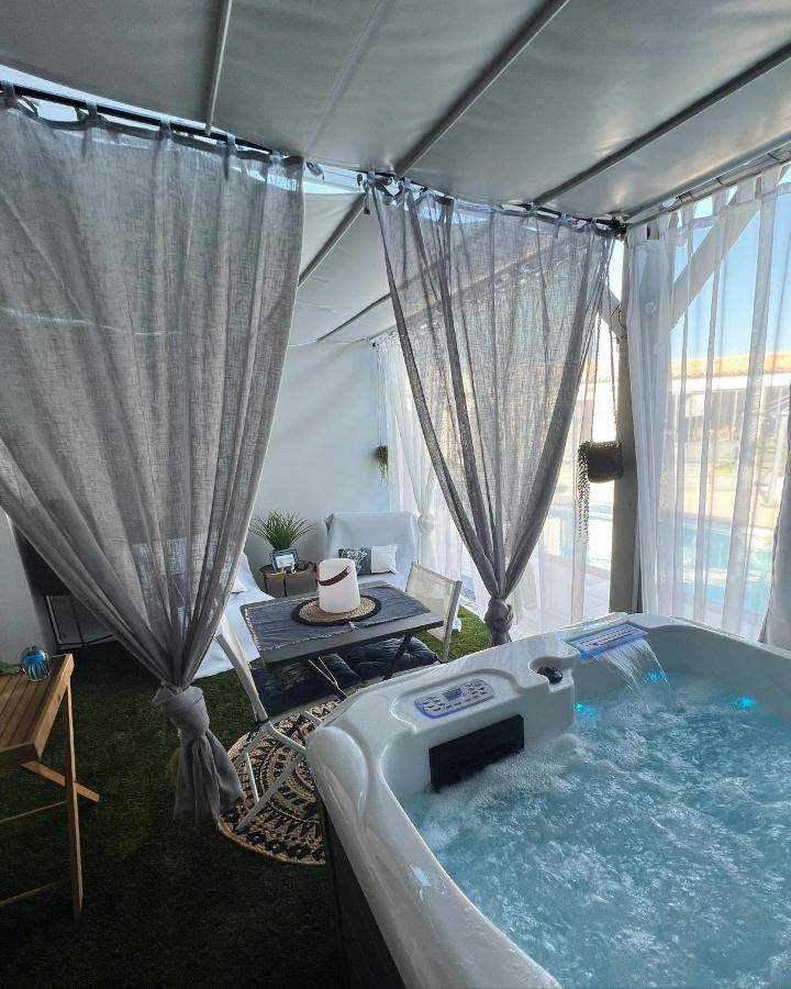 Suites By Aix Keys Avec Jacuzzi Privatif 5 Min Des Plages Fouras Saint-Laurent-de-la-Pree Luaran gambar
